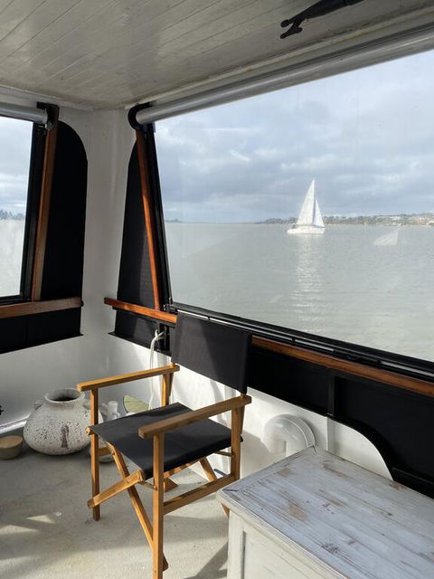 Swamp Fox Luxury 2BR Dutch Barge - Click Find 3