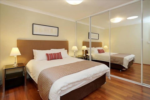 Swan River Applecross Heathcote Park 1BR Villa - Lawyer Find 3