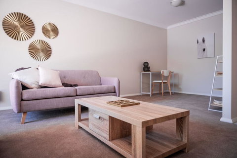 SWAN RIVER STAY, PERTH, WIFI, NETFLIX, APPLECROSS, FREO - Lawyer Find 1