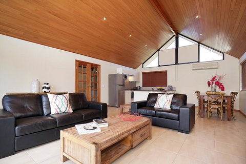 Swanriver Applecross Shortstays - Lawyer Find 1