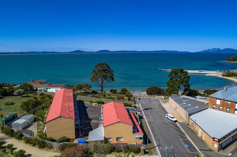 SWANSEA VILLAS - Lavinia 1
