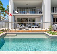 SWIM UP DRIFT APARTMENT 12 South - Click Find