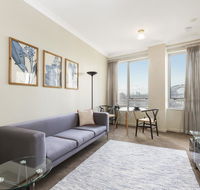 Sydney CBD 1 Bedroom Self-Contained Apartment with Spectacular Sydney Harbour View 1312 BRG - Bet 4u