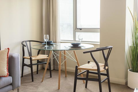 Sydney CBD 1 Bedroom Self-Contained Apartment With Spectacular Sydney Harbour View (1312 BRG) - Click Find 3