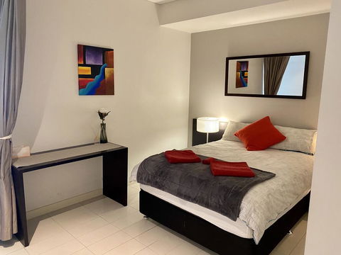 Sydney CBD Central Location - Spacious Apartment - Parking - Pool - Gym - Best Location - Click Find 3