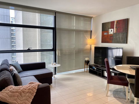 Sydney CBD Central Location - Spacious Apartment - Parking - Pool - Gym - Best Location - Click Find 0