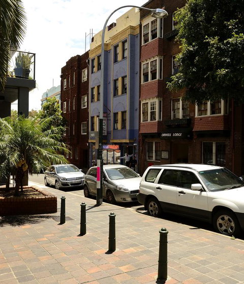 Sydney Central Backpackers - Lawyer Find 3