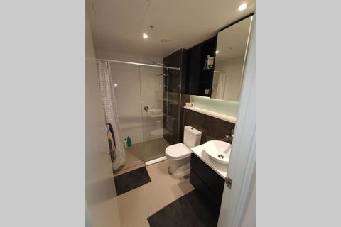 Sydney Olympic Park Luxury Apartment - Click Find 3