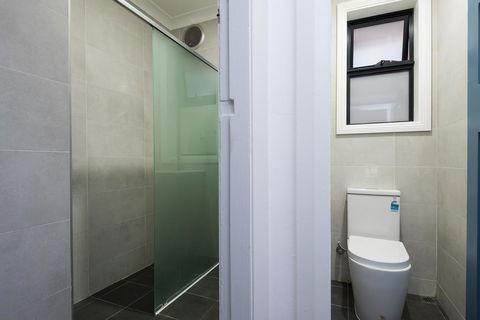 Sydney Star Backpackers - Bridge Guide 3