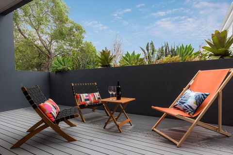 Sydney Townhouse With Parking And Deck - Bet 4u 3