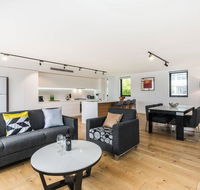 Sydney Townhouse with Parking and Deck - Bet 4u
