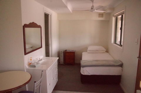 T's Resort & Motel - Click Find 2