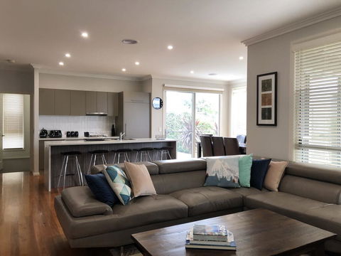 Taboga, 3 Bedroom, 3 Bathroom Villia - Click Find 0