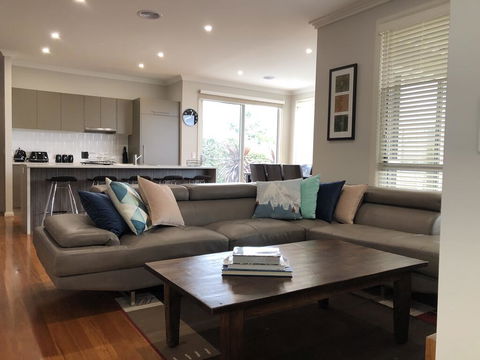 Taboga, 3 Bedroom, 3 Bathroom Villia - Click Find 1