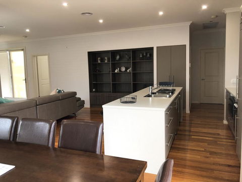 Taboga, 3 Bedroom, 3 Bathroom Villia - Click Find 3