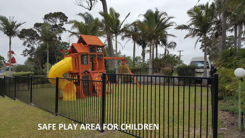 Tabourie Lake Motor Inn - Local Finder 1