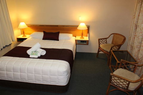 Tabourie Lake Motor Inn - Local Finder 2