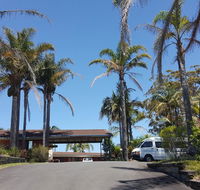 Tabourie Lake Motor Inn - Click Find