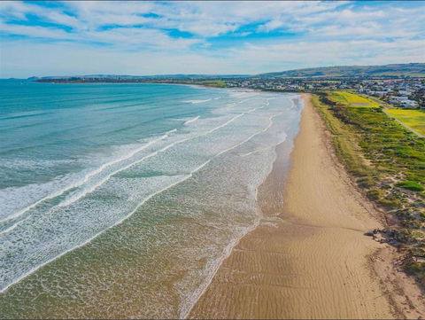 Tahren Beachfront Shack - Click Find 2