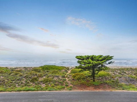Tahren Beachfront Shack - Lawyer Find 3