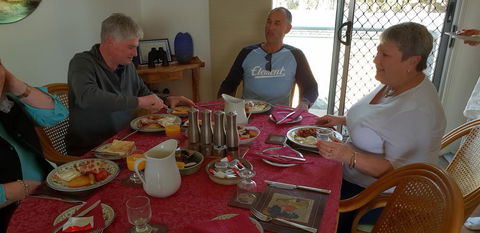 Taits Place Vineyard B & B - Bet 4u 3
