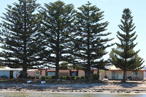 Tall Pines Beach House At Mount Dutton Bay (part Of Coffin Bay Waterways) - Click Find 1