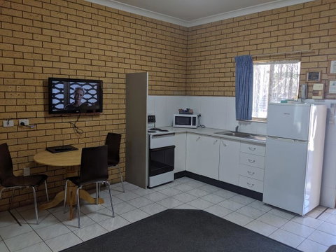 Tallarook Motor Inn - Click Find 3