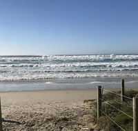 Tallow Beach Motel - Click Find