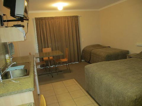 Tambo Mill Motel & Caravan Park - DBD 3