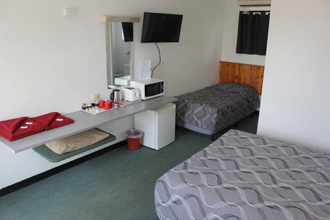 Tamworth Budget Motel - Click Find 2