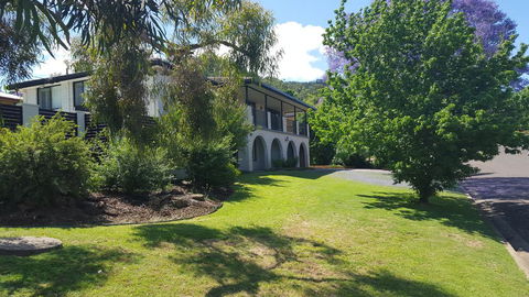 Tamworth Exclusive B&B - Click Find 0