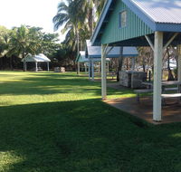 Tannum Sands Hotel / Motel - Click Find