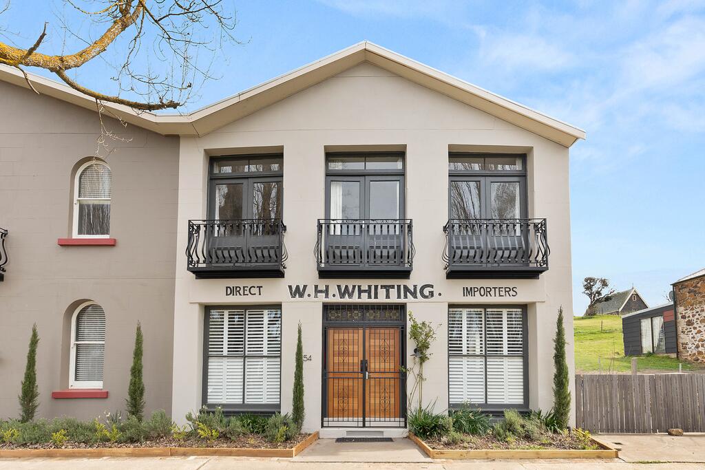 Brisbane Grove NSW Click Find