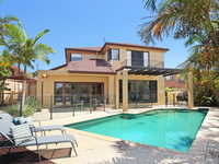 Tarcoola 41 - 5 BDRM Canal Home with Pool