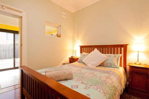 Taree Apartment - Click Find 2