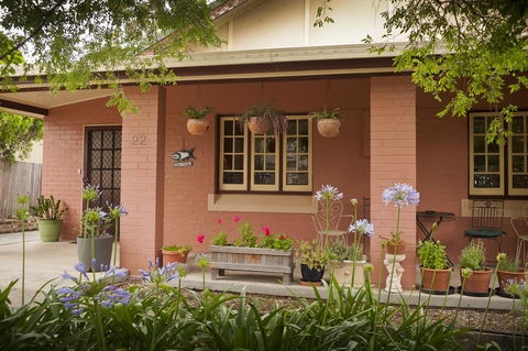 Taree Apartment - Click Find 1