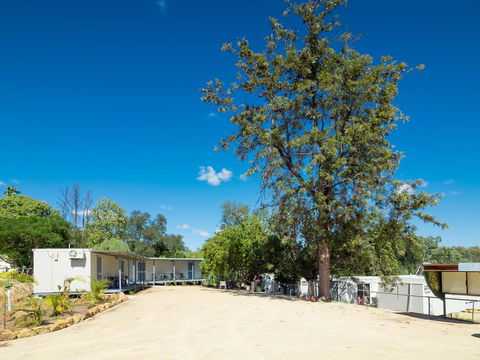 Taroom Caravan & Tourist Park - Click Find 3