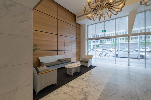 Tasha's Apartments On Morphett - Click Find 1