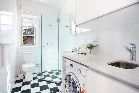 Tasteful Modern Studio 2.3Km From City Centre - Bet 4u 2