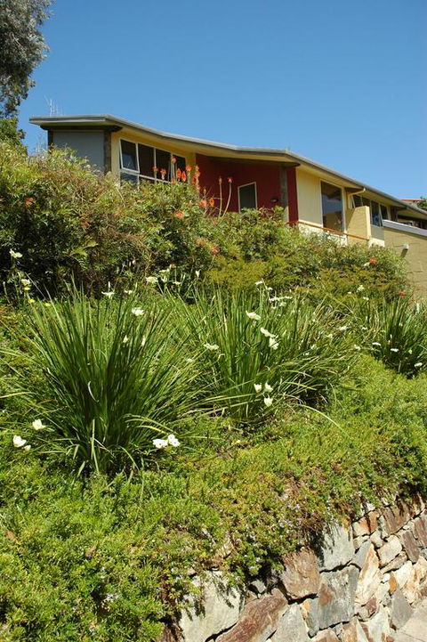 Tathra Beach House Holiday Apartments - Click Find 3