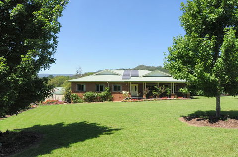 Tatiara - Spacious Family Friendly Home! - Click Find 1
