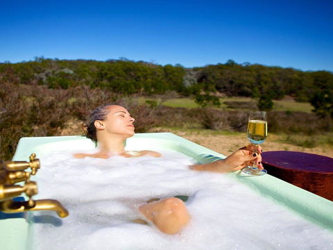 Tea Tree Hollow - 50 Percent Off Third Night On Weekend - Click Find 3