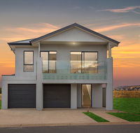 Tee Two on Troon - 21/30 Troon Drive - Click Find