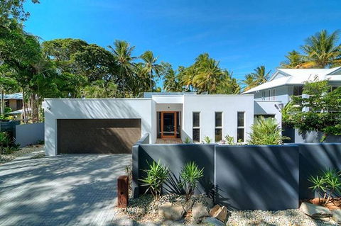 Tenterfield On Oak - Click Find 3