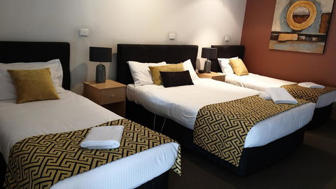 Tenterfield Tavern And Motor Inn - Bet 4u 1