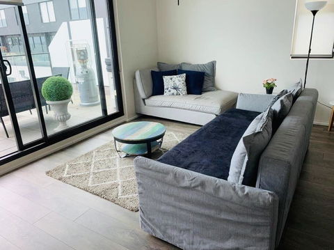 Terrace Living With Bay Views - Click Find 0