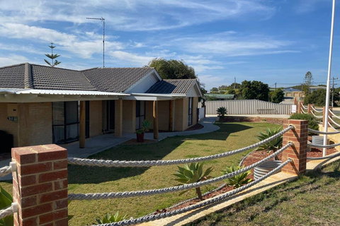 The Anchorage - Bet 4u 0