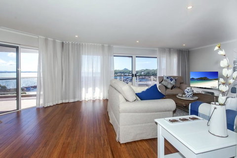 The Anchorage, Unit 12/9 Laman Street - Bet 4u 2