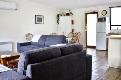 The Apartment - Moyston - Click Find 0