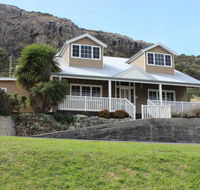 The Ark Stanley Luxury Bed and Breakfast - Click Find